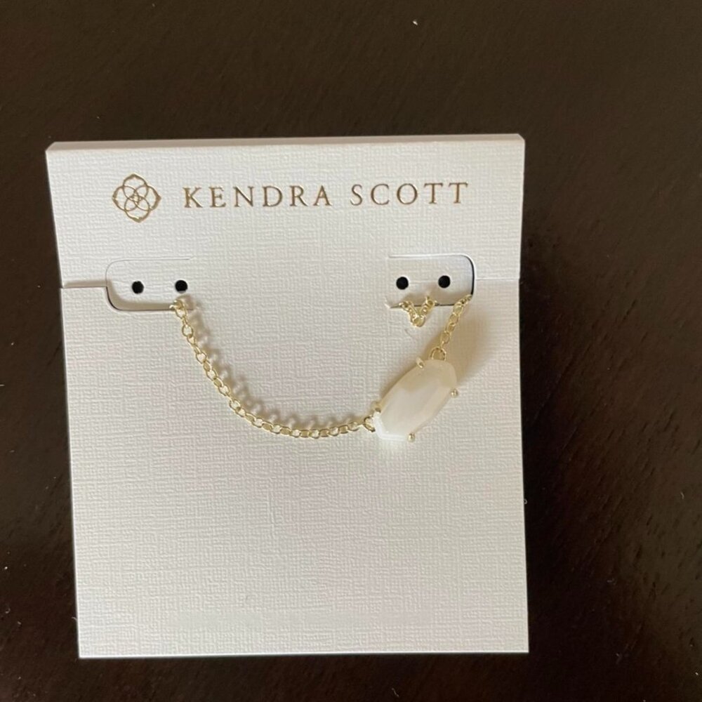 Kendra scott necklace